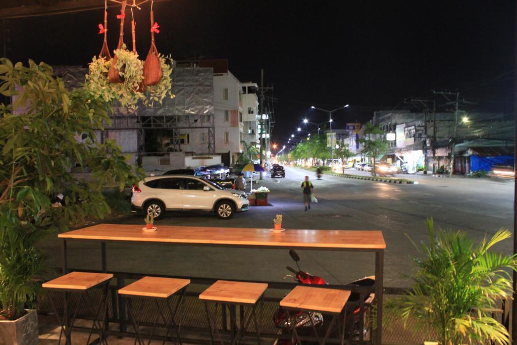 Mook Anda Hotel Phuket Exterior foto